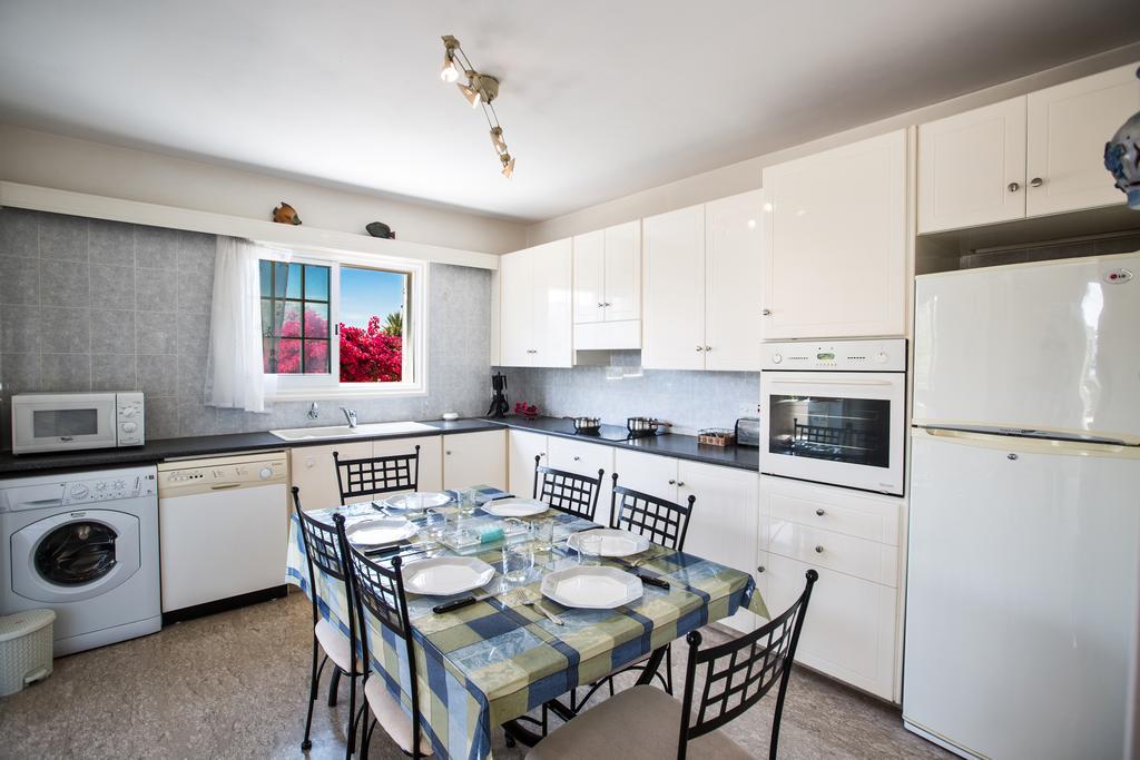 Merab Center Villas Agia Napa Buitenkant foto